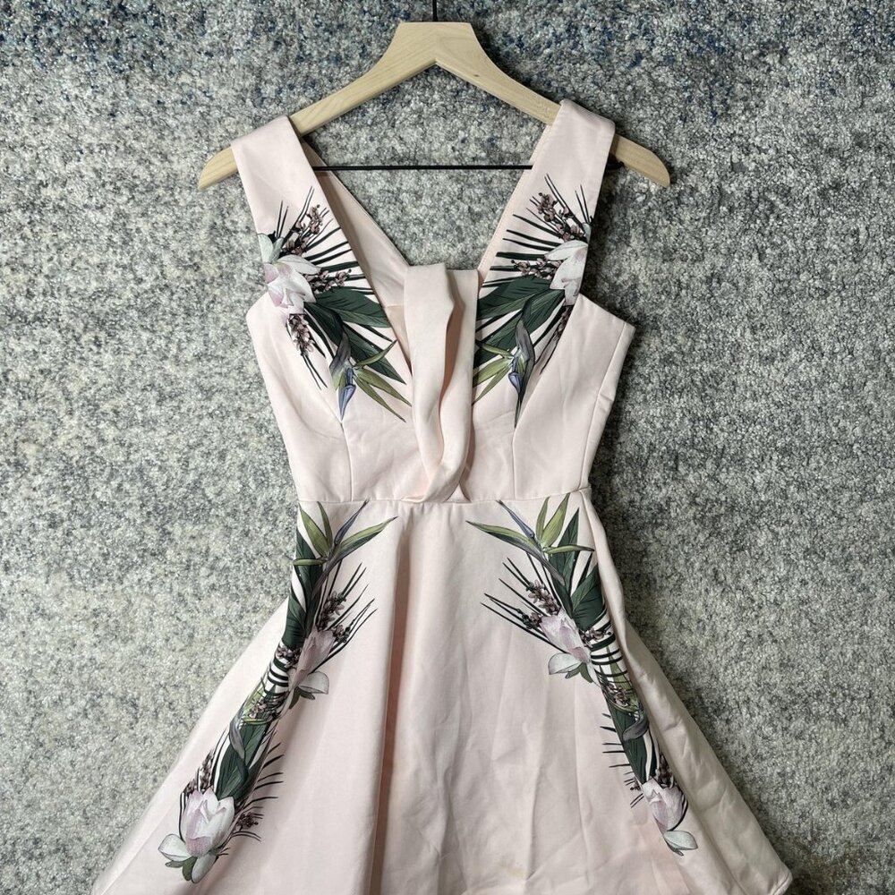 Stylestalker‎ Dress Womens XS Pink Floral Fit And Flare Skater Sleeveless V Neck